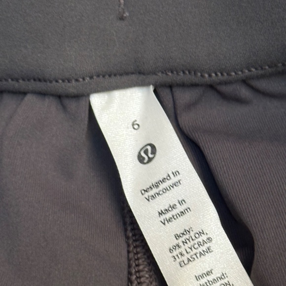 New Lululemon Stretch HR Jogger in grey sage - Picture 4 of 14
